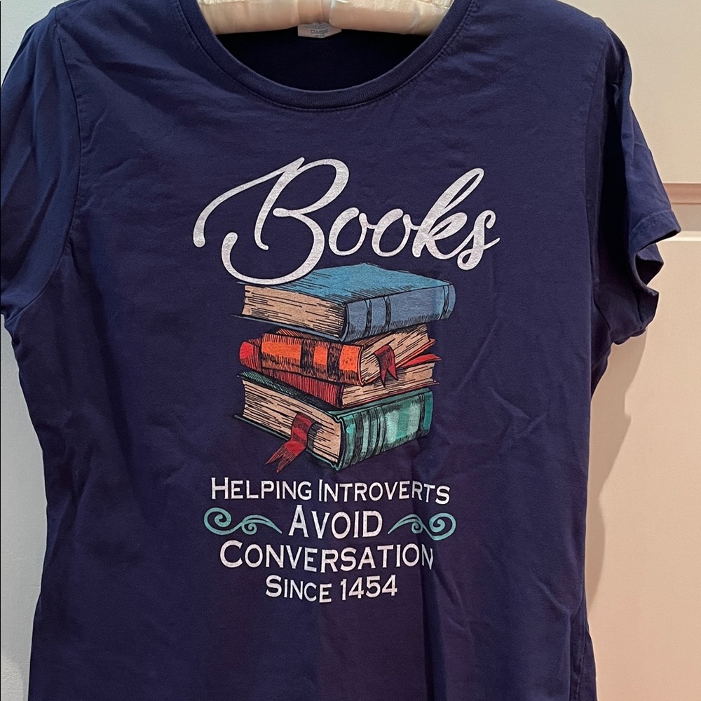 EUC "Books Helping Introverts Avoid Conversation Since 1454" T-Shirt M